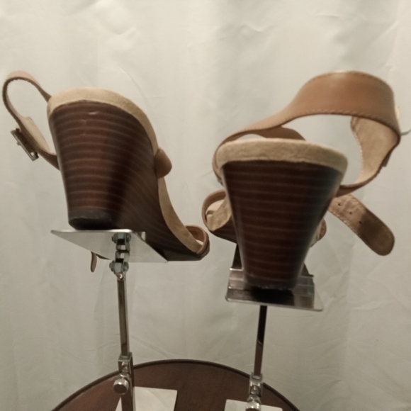 Vionic  Sandals - Picture 2 of 9